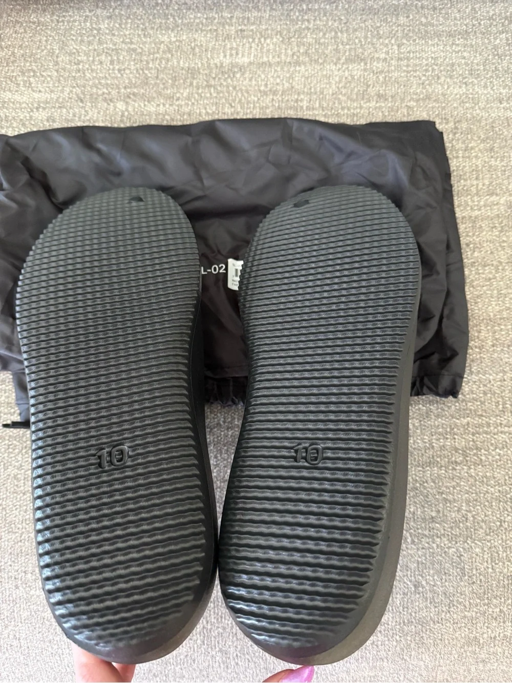 Yeezy SL-02 size 10
